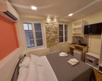 Corcyra microflat in old town - Corfú - Habitación