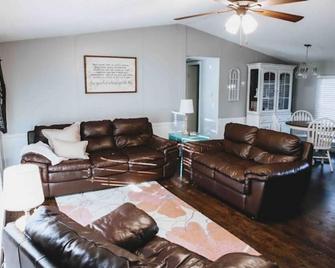 Nobles Nest near Kentucky Lake - Paris - Living room