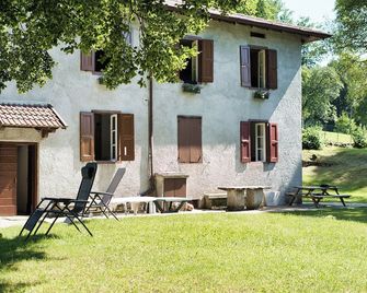 Casa nel parco - Mandello del Lario - Innenhof