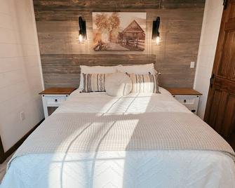 The Grainery is a cozy farm stay, nestled in the Ozark hills - Seymour - Habitación