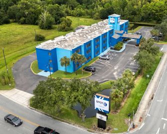 Spot X Hotel Wesley Chapel - Tampa Area - Wesley Chapel - Gebouw