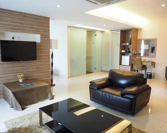 Mornington Hotel Medan Ipoh - Ipoh - Living room