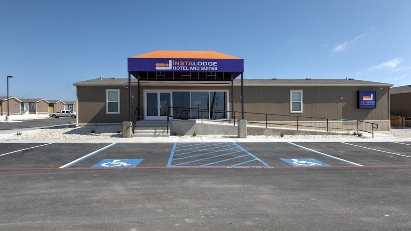 Instalodge Hotel and Suites Karnes City