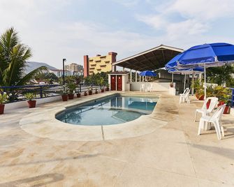 Hotel Suites Ixtapa Plaza - Ixtapa - Piscina