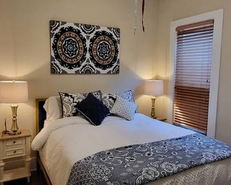 Highland Square Cutie-Charming house-walking distance to restaurants/shops - Denver