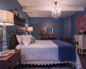 Unpack Your Bags and Relax - Grass Valley - Bedroom