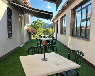Da Gambin b&b - Podenzana - Patio