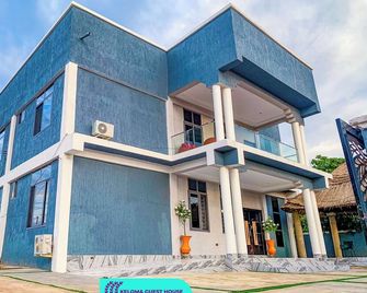 A spacious cozy three-bedroom furnished apartment Bolgatanga. - Bolgatanga - Budova