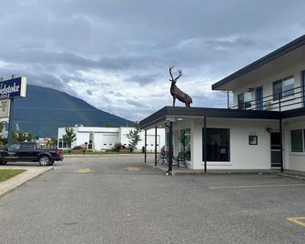 Revelstoke Lodge - Revelstoke - Building
