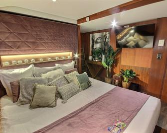 Vip Paris Yacht Hôtel & Spa - Paris - Schlafzimmer