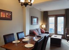 Fire Mountain Lodge - Canmore - Comedor