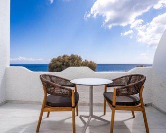 Zen Suites & Spa - Perissa - Balcony