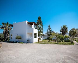 Fotini Studios - Kefalos - Building