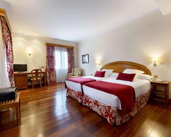 Azz Peñafiel Las Claras Hotel & Spa - Penafiel - Schlafzimmer
