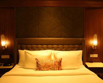 Dreamz Inn & Suites - Zerakpur - Habitación
