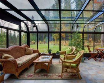 Moss Mountain Inn - Columbia Falls