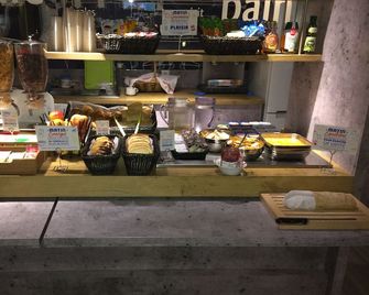 Ibis Budget Tarbes - Tarbes - Buffet