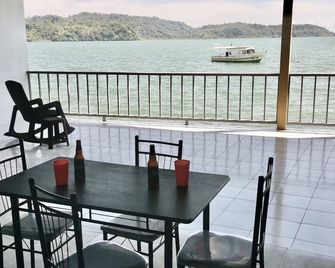 Luxury apartment, on the waterfront - Golfito - Balcón