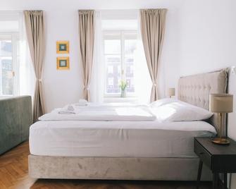 Central Riverside Apartments Mescanka - Ljubljana - Yatak Odası