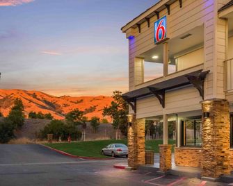 Motel 6 Fremont South - פרמונט - בניין