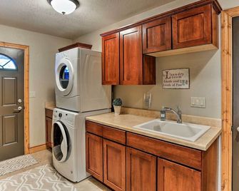 Keystone Cabin ~ 9 Mi to Mt Rushmore! - Keystone