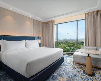 Hilton Garden Inn Mumbai International Airport - Mumbai - Bedroom