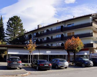 Sunny 1-room apartment near railway station - Garmisch-Partenkirchen - Building