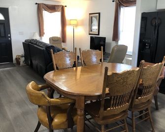 Fern’s Country Haven - Атмор - Їдальня