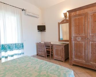 Hotel I Menhirs - Annunziata - Bedroom