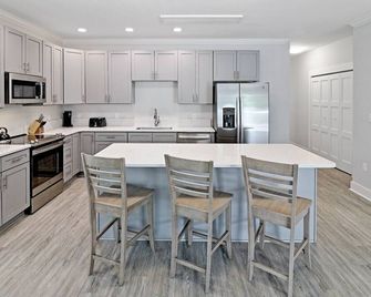 Bald Head Island Condo-Salty Dog 3A - Bald Head Island - Kitchen