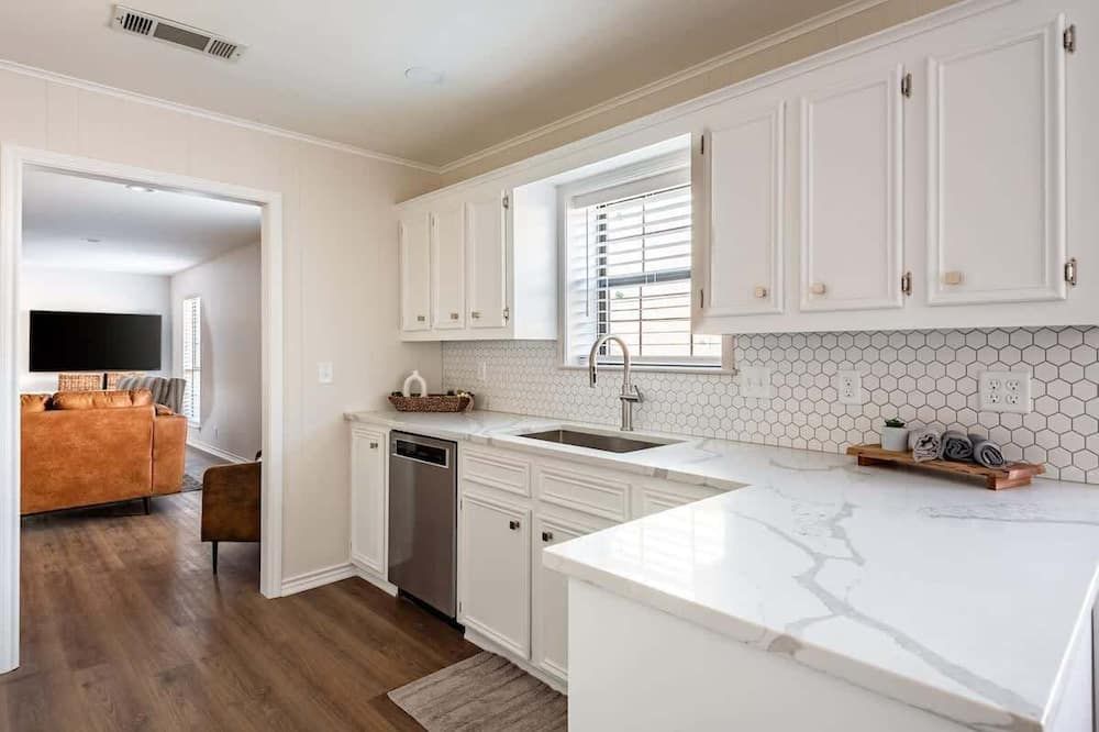 Relaxing 3br Stay - Bbq, Games & Comfort! - Corsicana - Kitchen