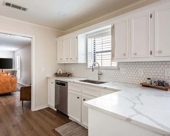 Relaxing 3br Stay - Bbq, Games & Comfort! - Corsicana - Küche