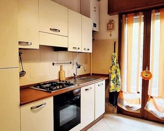 Guest House Ariel - Parma - Kitchen