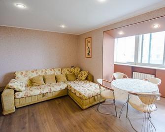 Apartment on Bestuzheva 15 - Vladivostok - Living room