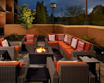 Courtyard by Marriott State College - State College - Patio