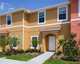 CLC Encantada - Kissimmee - Building