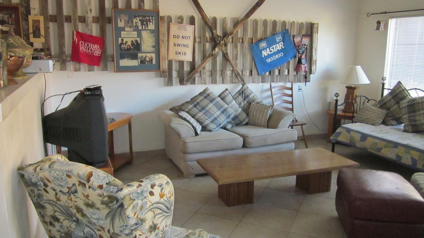 Dodgeton Creek Inn