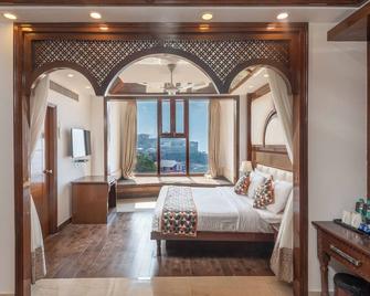 The Solitaire Resort by Lawrence Hotels - Mussoorie - Bedroom