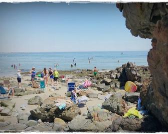 Carriage House Studio With Beautiful Pool In The Heart Of Ogunquit - Ogunquit - Beach