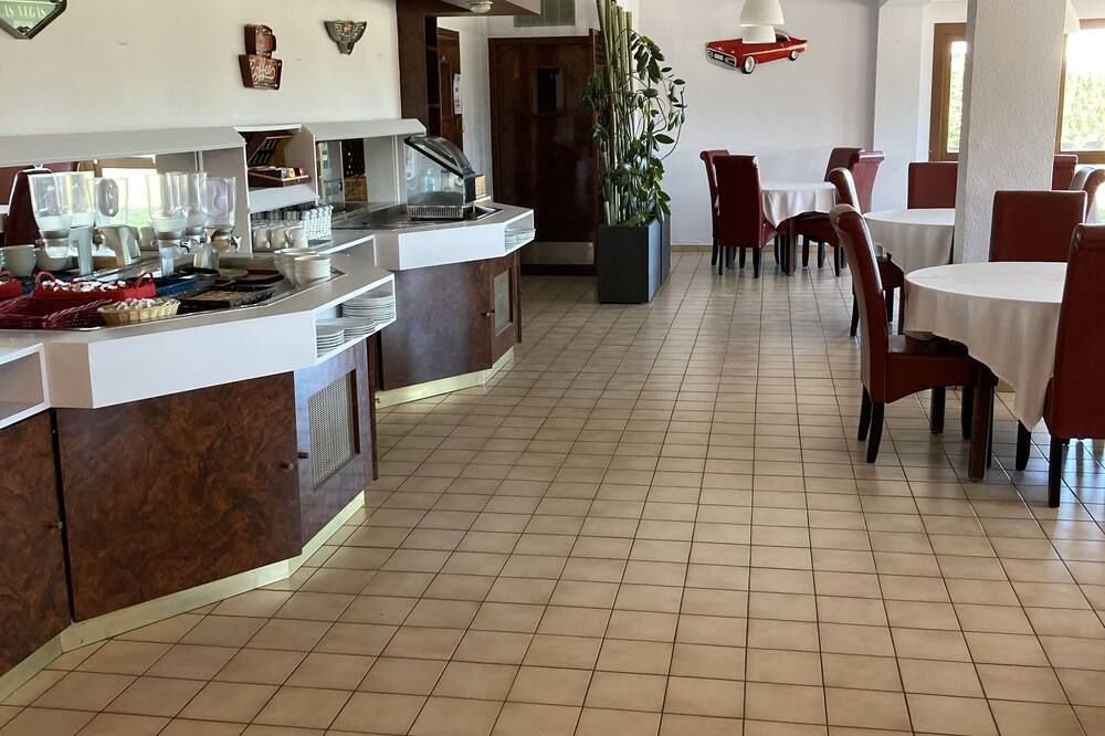 Brit Hotel Essentiel Moulins Avermes - Avermes - Restaurant