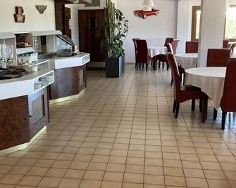 Brit Hotel Essentiel Moulins Avermes - Avermes - Restaurant