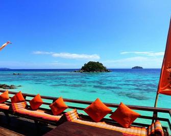 Serendipity Beach Resort Koh Lipe - Ko Lipe - Patio
