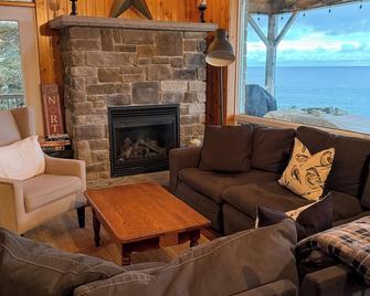 Lion's Den Luxury Waterfront Oasis w/ Hot Tub - Lion's Head - Living room