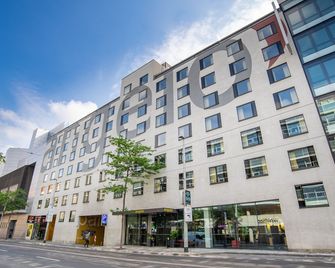 Orea Hotel Angelo Praha - Praga - Edificio