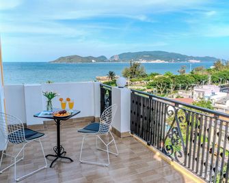 Melyna Hotel - Nha Trang - Parveke