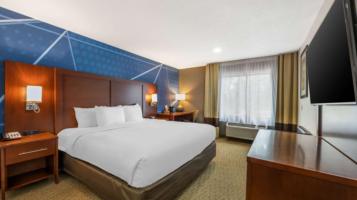 Comfort Suites Omaha East-Council Bluffs