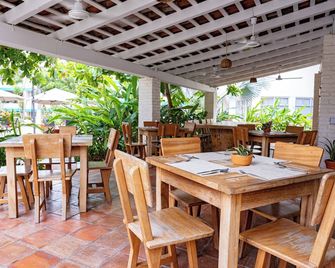 維拉所套房酒店 - 埃斯康迪多港 - 埃斯孔迪多港 - 餐廳