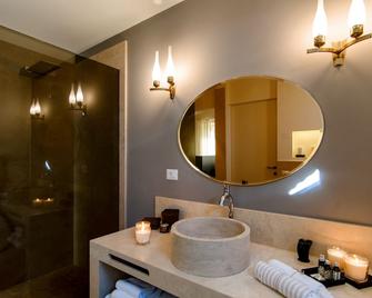 Casavostra - Ambience Suites - Ostra Vetere - Baño