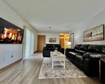Charming remodeled 2 bed GEM Middletown - Middletown - Living room