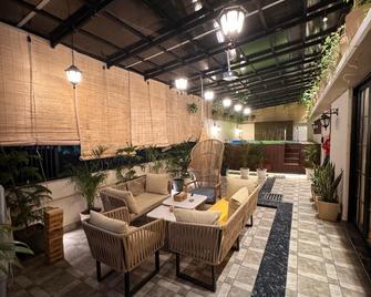 Shanti Inn Dormitory - Varanasi - Pátio
